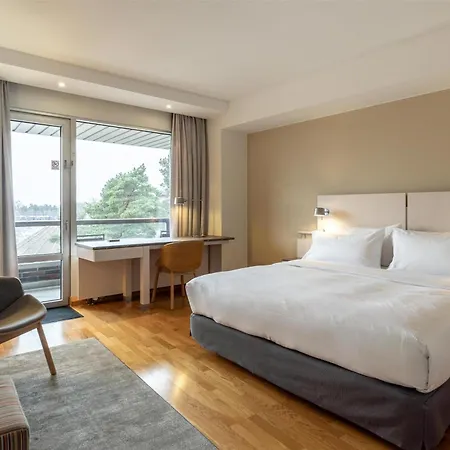 Hilton Kalastajatorppa 4*