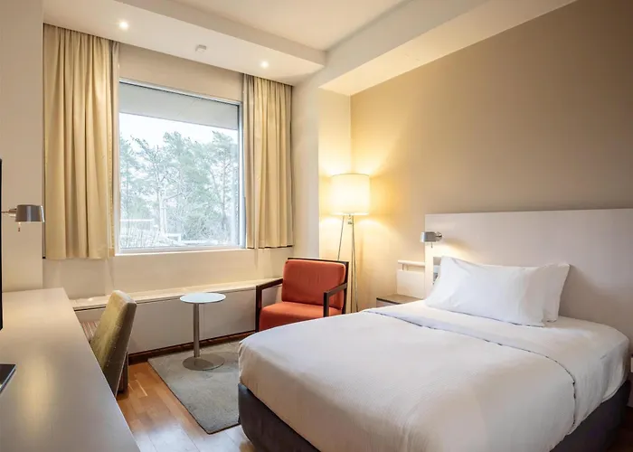 Hotel Hilton Kalastajatorppa 4*