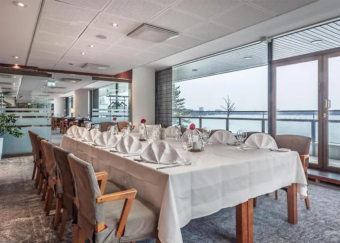 Hotel Hilton Kalastajatorppa 4*