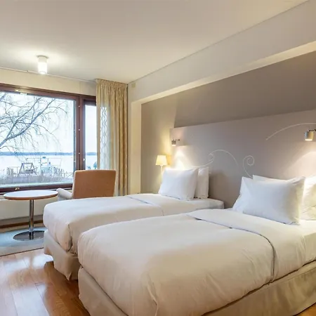 酒店 希尔顿赫尔辛基卡拉斯塔佳图帕酒店 4*