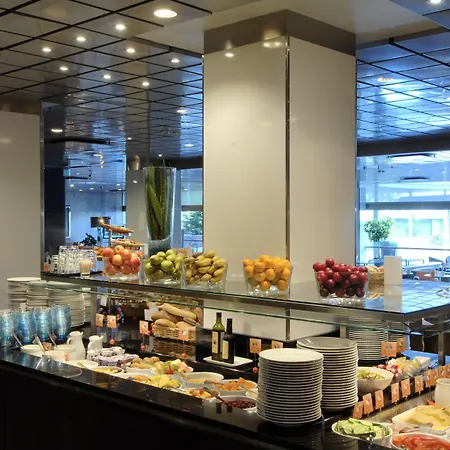 希尔顿赫尔辛基卡拉斯塔佳图帕酒店 酒店 4*