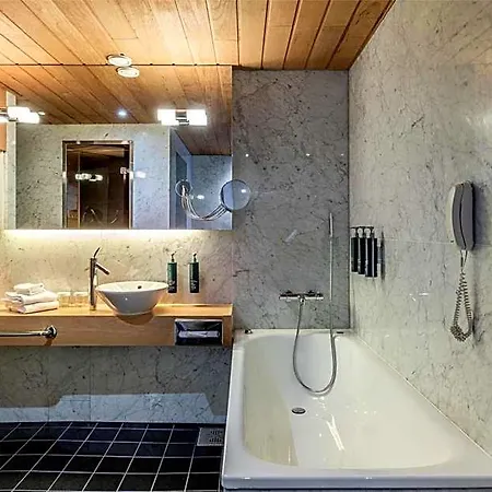 Hilton Kalastajatorppa 4*