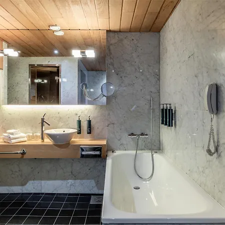 Hilton Kalastajatorppa 4*