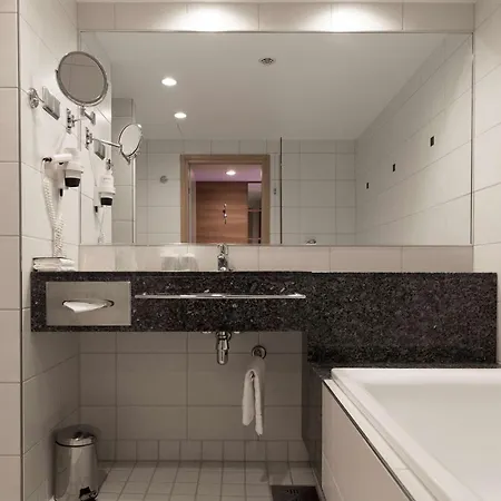 Hilton Kalastajatorppa 4*