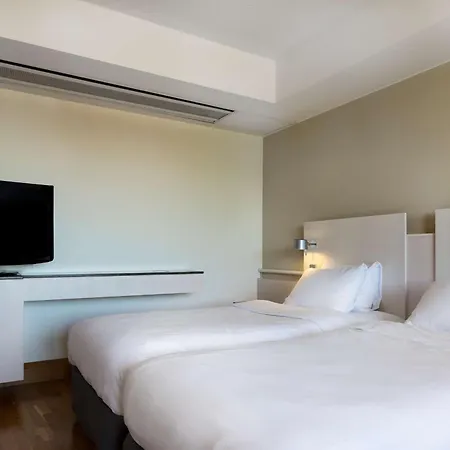 Hotel Hilton Kalastajatorppa 4*