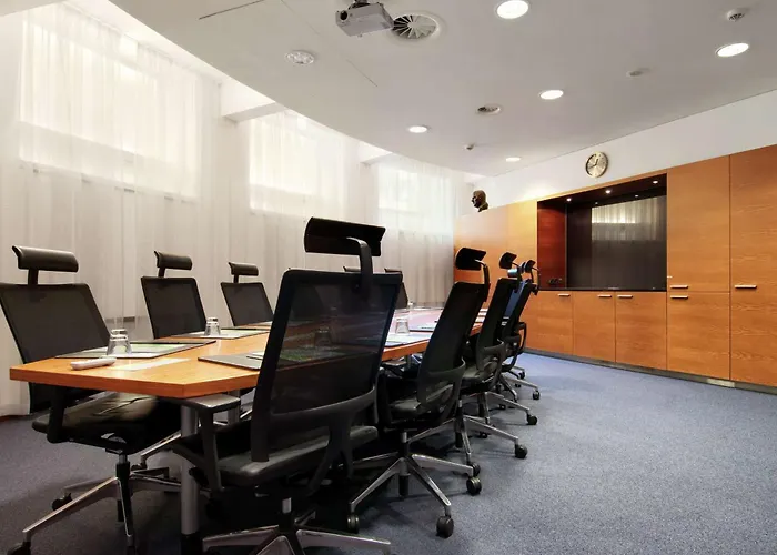 فندق هيلتون كولاستياتوربا 4*